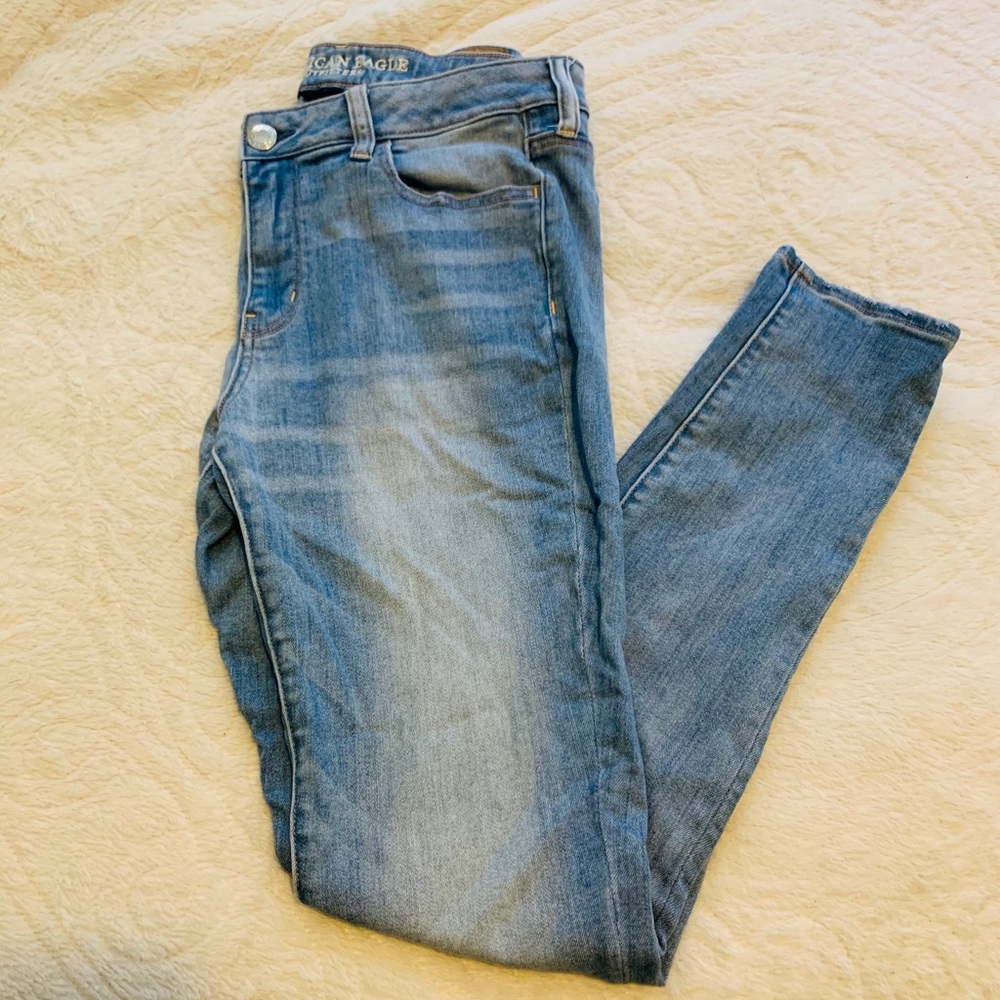 American Eagle light super stretch skinny jeans
